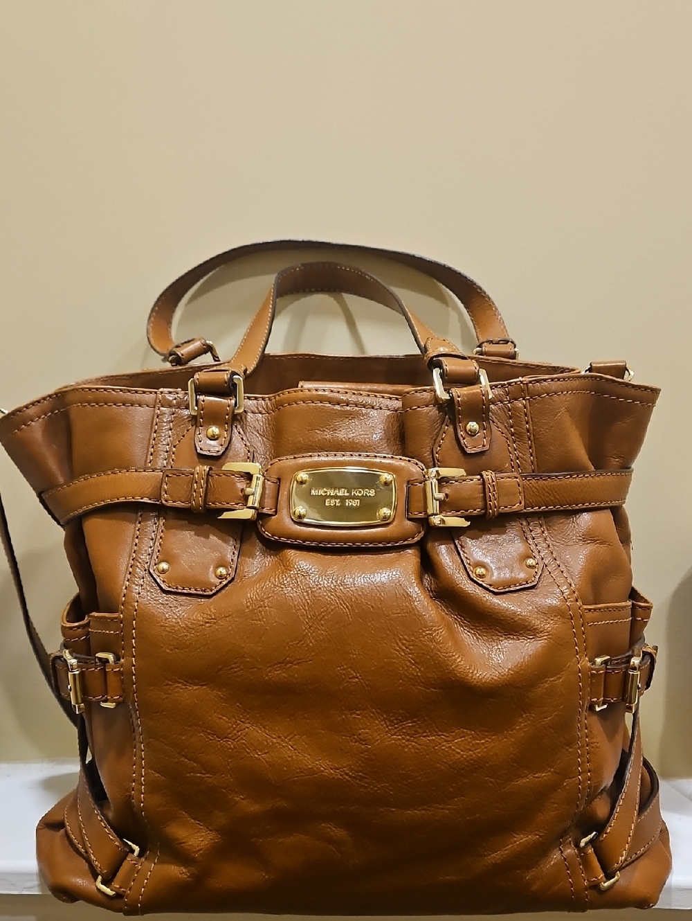 Michael Kors Gansevoort Large Leather Tote - Picture 3 of 16